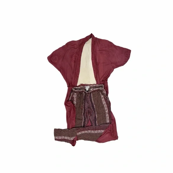 Rhea Red Embroidered Kimono Robe Sz OSFM (NWT) - Picture 6 of 6